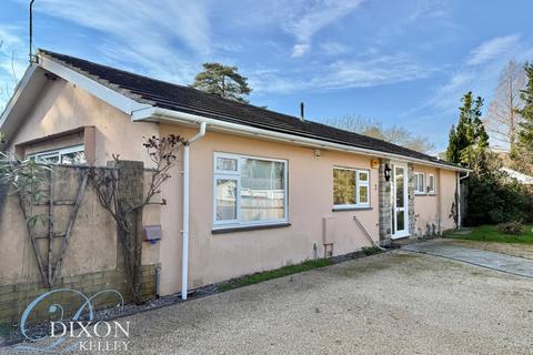 2 bed property, in Glenwood Way, £360,000