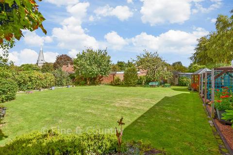 4 bed property, in High Street, £1,100,000