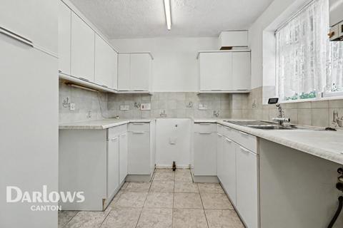 2 bed property, in Traherne Drive, £199,950