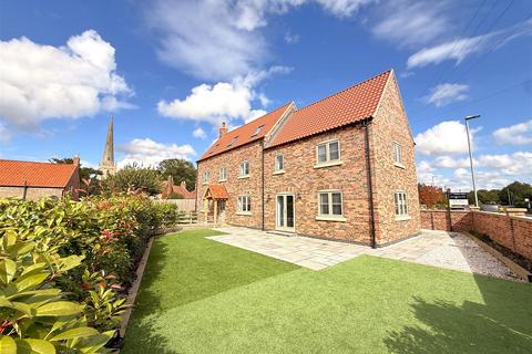 4 bed property, in Grantham Road, £600,000