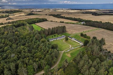 5 bed property, in The Old Granary & Home Farm, £925,000
