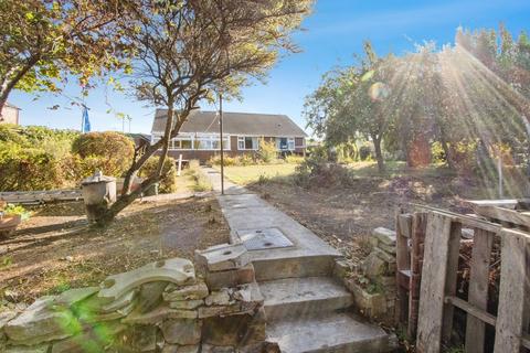 3 bed property, in North Road, £325,000