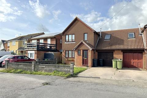 4 bed property, in Coast Road, £375,000