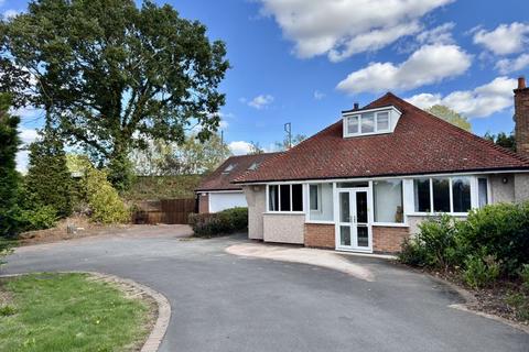 3 bed property, in Station Road, £625,000