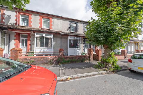 4 bed property, in Broadway, £109,000