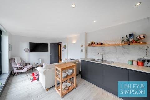 1 bed property, in 14 Park Row, £210,000