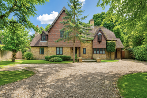 5 bed property, in Thicket Road, £1,100,000