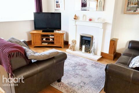 2 bed property, in Ardath Road, £275,000