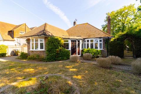 3 bed property, in Crewes Avenue, £660,000