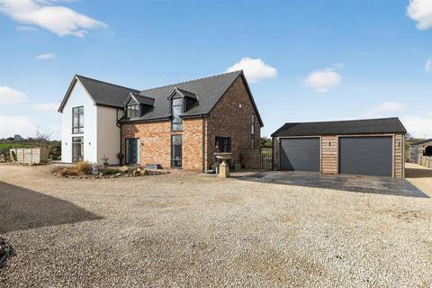 4 bed property, in Cockshutt, £650,000