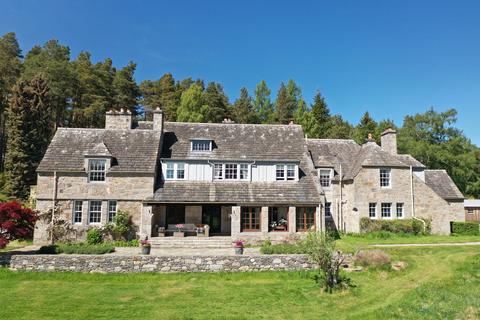 8 bed property, in Broomhill House, £1,900,000