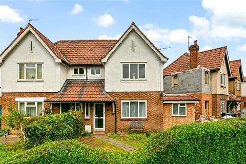 3 bed property, in Thompson Avenue, £825,000