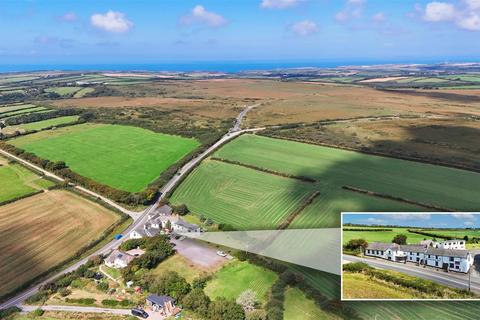 12 bed property, in Hartland, £600,000