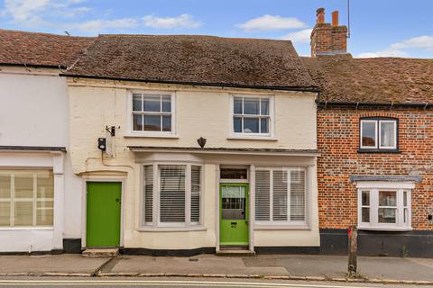 3 bed property, in Couching Street, £450,000