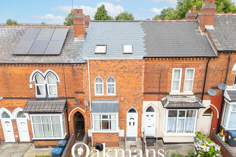 5 bed property, in Station Road, £315,000