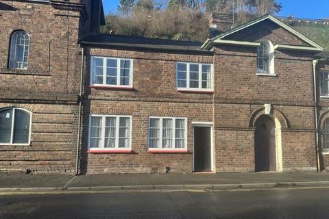 2 bed property, in Underhill Street, £155,000
