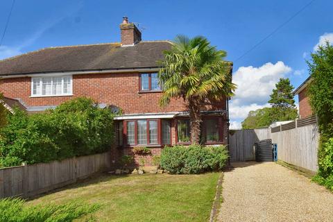 3 bed property, in Larkfield Road, £545,000