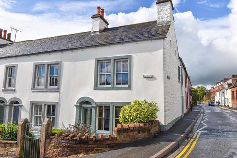 2 bed property, in Sandgate, £185,000