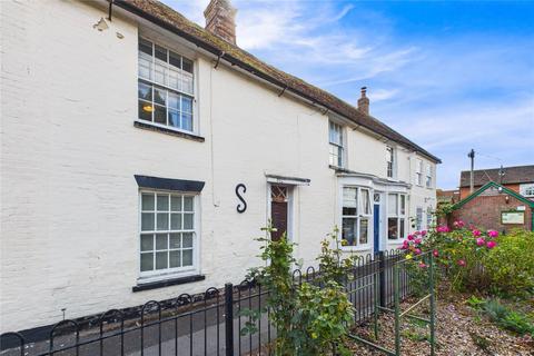 3 bed property, in Swan Street, £440,000