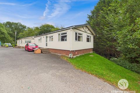 2 bed property, in Three Rivers Woodland Park, £125,000