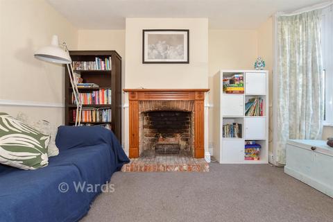 3 bed property, in Shalmsford Street, £300,000