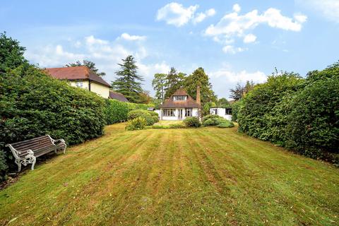 4 bed property, in Hillbury Road, £750,000