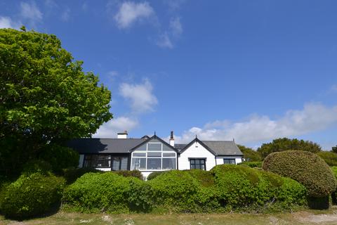 4 bed property, in The Front, £950,000