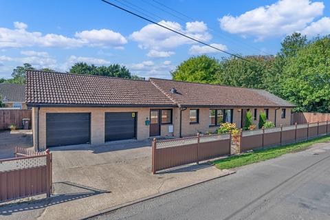 5 bed property, in Dysons Drove, £600,000