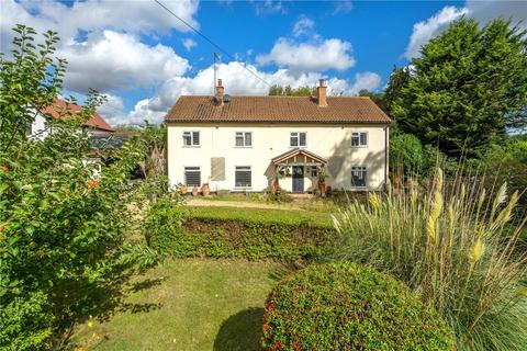 5 bed property, in Aveland Way, £499,950
