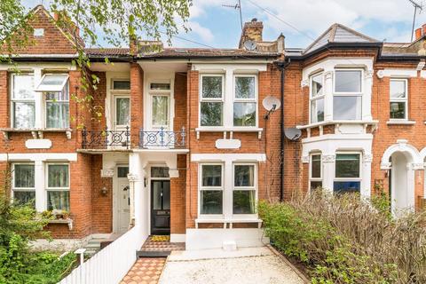 5 bed property, in Nadine Street, £750,000