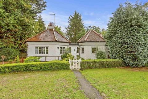 2 bed property, in Cokes Lane, £850,000