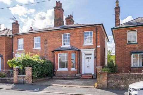 4 bed property, in Howard Road, £600,000