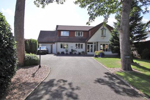 4 bed property, in Station Road, £550,000