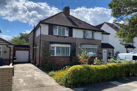 3 bed property, in Hawtrey Avenue, £550,000