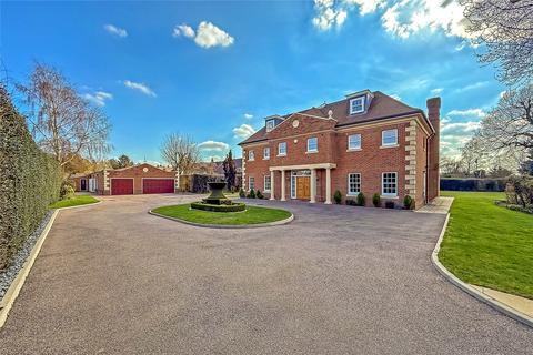 7 bed property, in Todds Green, £2,875,000