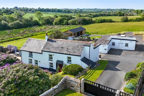 4 bed property, in Greenbottom, £800,000