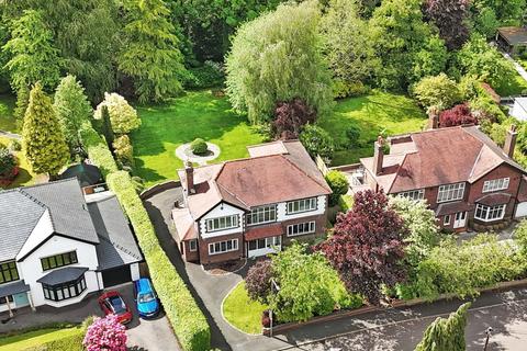 4 bed property, in Carrwood Avenue, £1,195,000