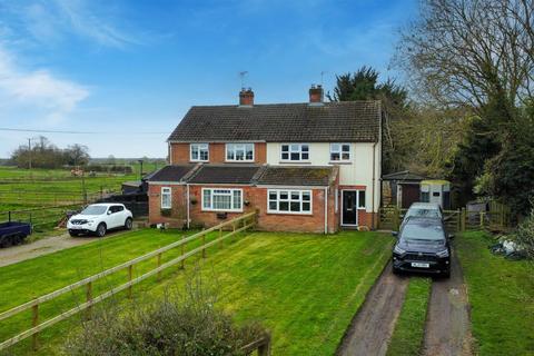 3 bed property, in New Cottages, £450,000