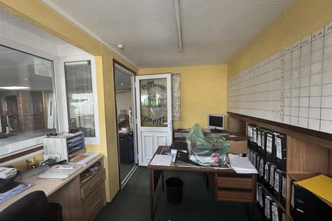 Land, in Oxford Street, £165,000