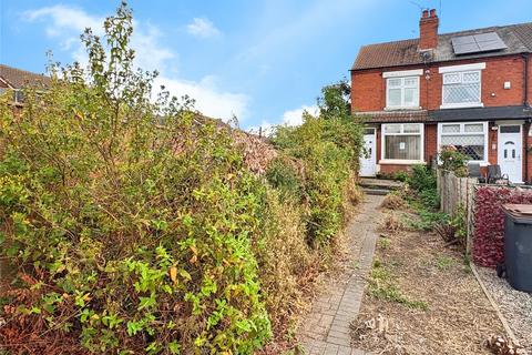2 bed property, in Railway Terrace, £110,000