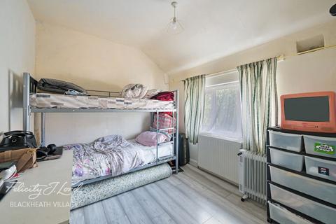 3 bed property, in Eltham Green Road, £475,000