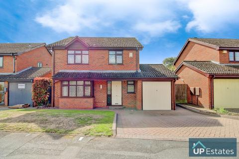 3 bed property, in Larkfield Way, £455,000
