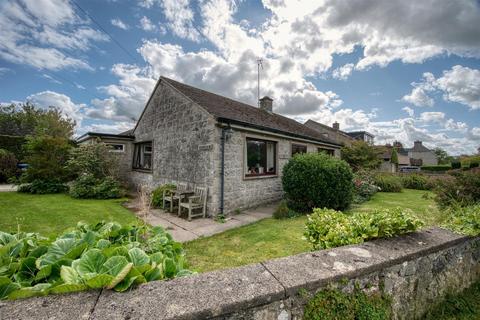 3 bed property, in Station Road, £425,000