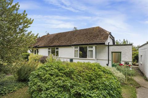 4 bed property, in Danesbury Lane, £695,000