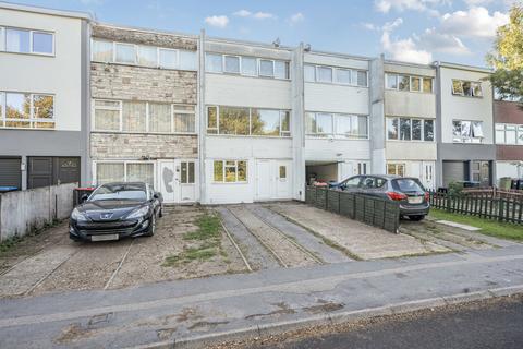 5 bed property, in Langland Road, £255,000