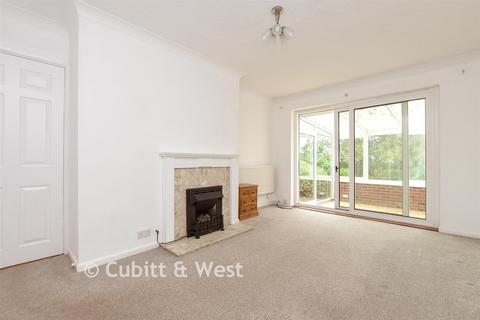 2 bed property, in Claygate Road, £375,000