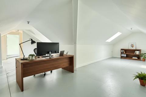 3 bed property, in Shaftsbury Street, £425,000