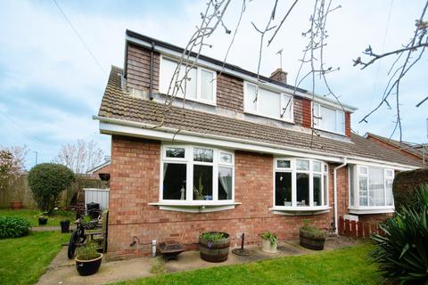 5 bed property, in Seymour Road, £225,000
