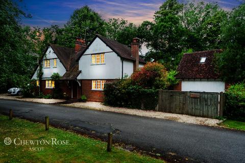 3 bed property, in Church Lane, £875,000
