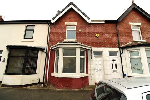 2 bed property, in Addison Road, £70,000